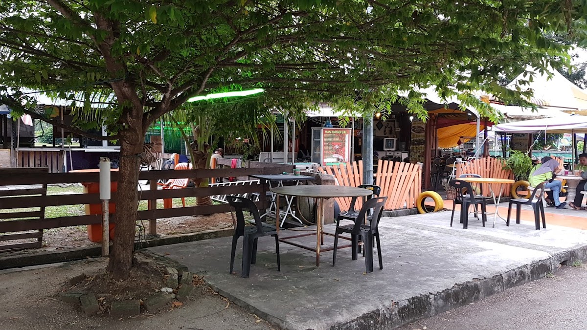 D' Alan's Lepak Corner, Alma Jaya