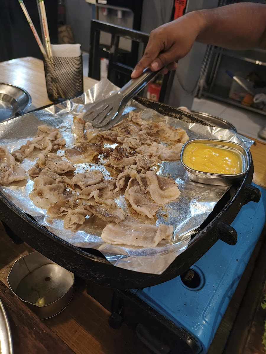 Dads Burger & House of Unlimited - Fairview Dahlia Branch