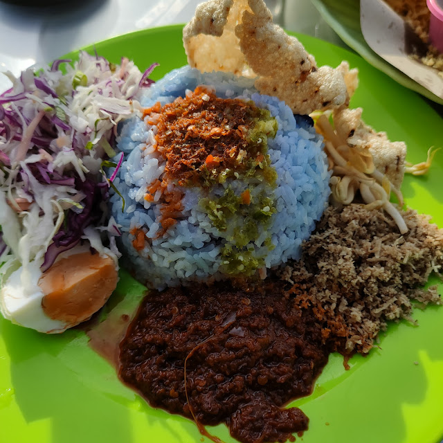 Nasi Kerabu Ayam Bakar
