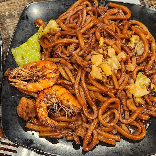 Their Signature Hokkien Mee
