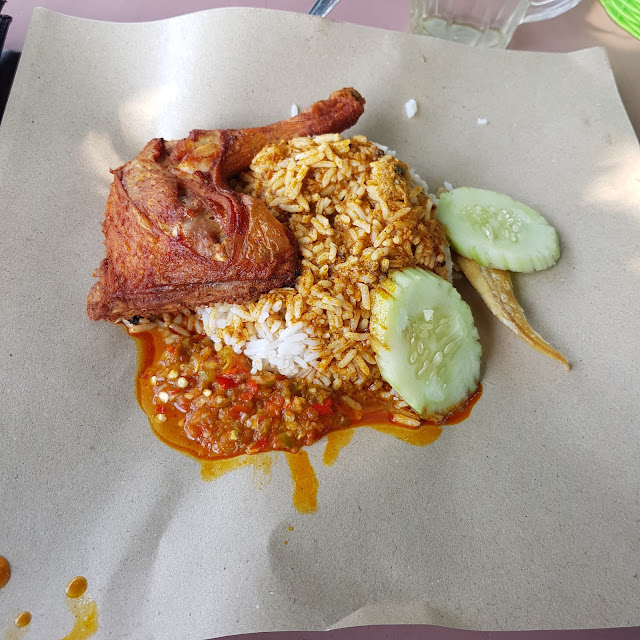 Nasi Kukus Ayam