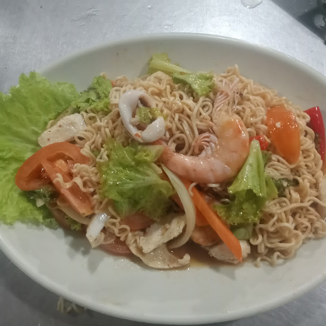 Kerabu Maggi