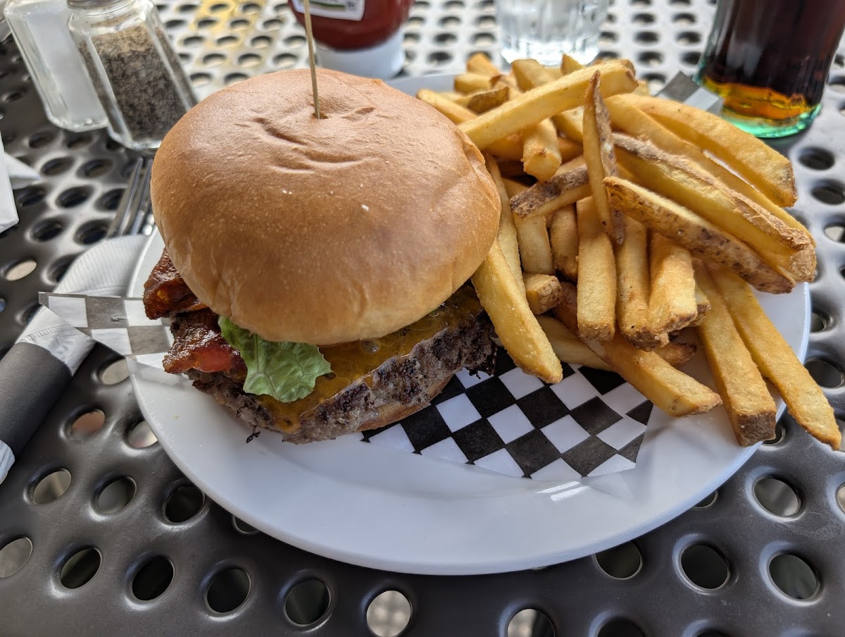 Dapper's Landing Restaurant