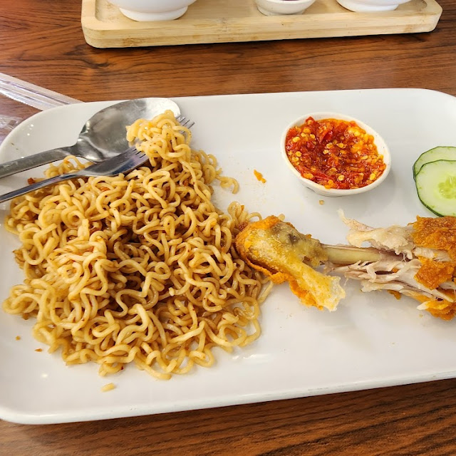 Maggi Goreng Ayam Goreng