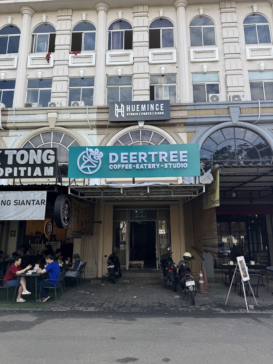 Deertree Coffee & Eatery (Plant-Based)