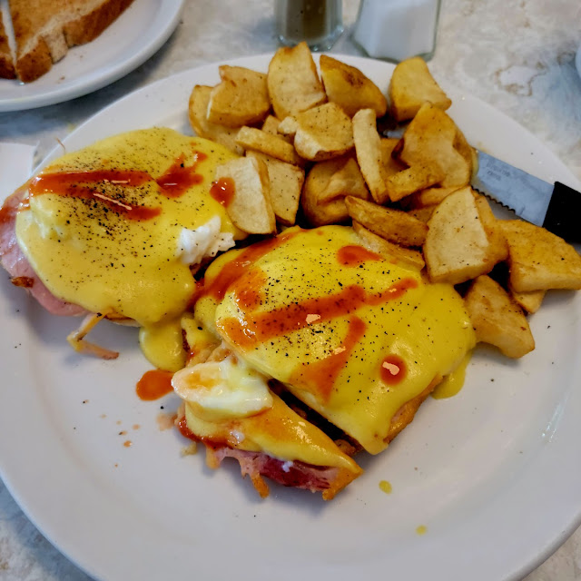 Eggs Benedict