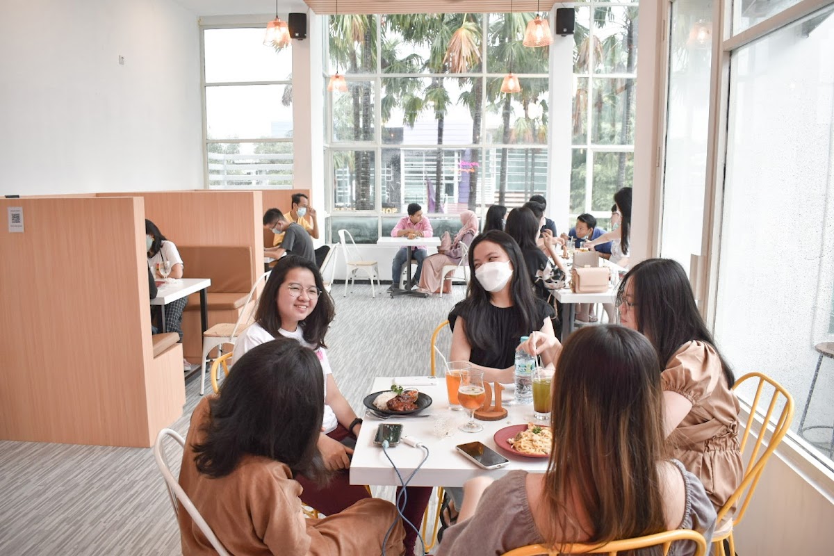 DELIFORE COFFEE & EATERY BUKIT PALMA