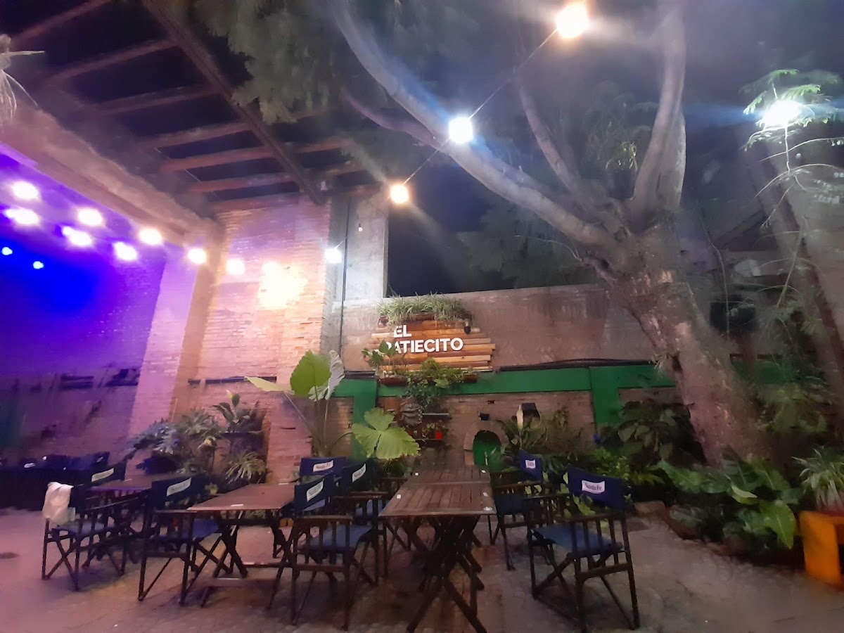 DEMOS Bar