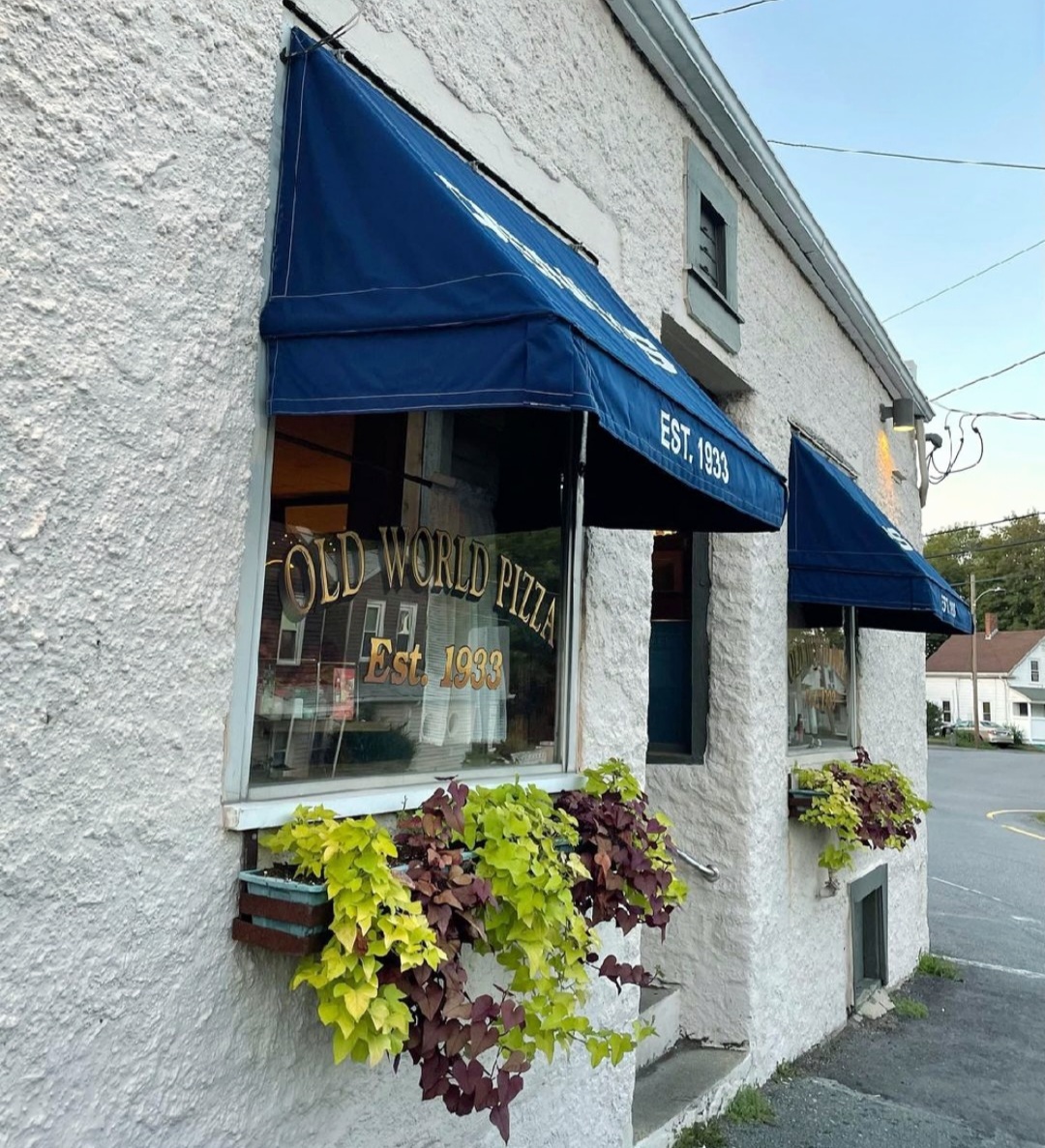 Denly Gardens Old World Pizza