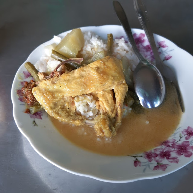 Nasi Lodeh Kare Ayam Kampung