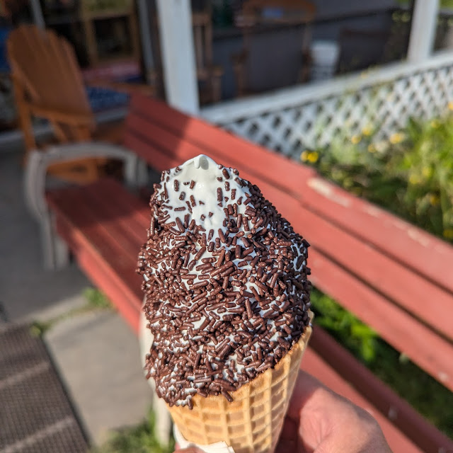 Small Vanilla Cremee with Chocolate Sprinkles