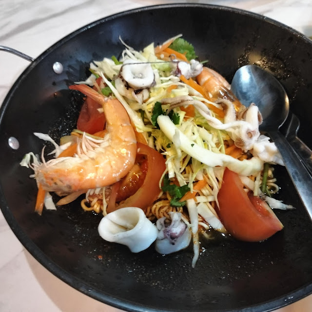 Kerabu Maggi