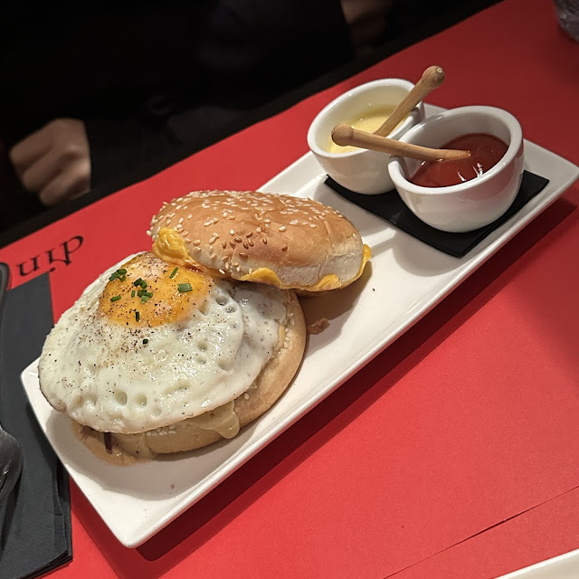 Le Mac Ferdi with Bacon and Egg