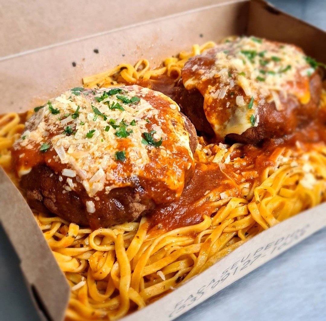 Divina Parma delivery