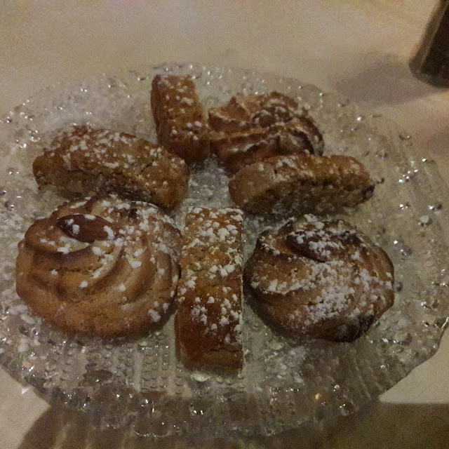 Biscottis and Almond Cookies