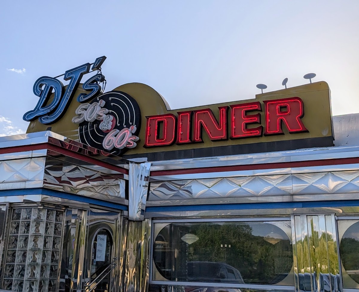 DJ's 50'S & 60'S Diner