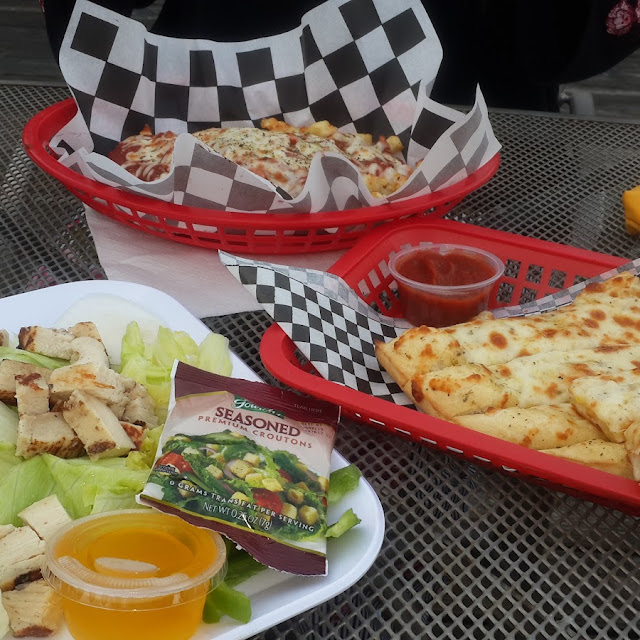 Grilled Chicken Salad and Cheesy Bread