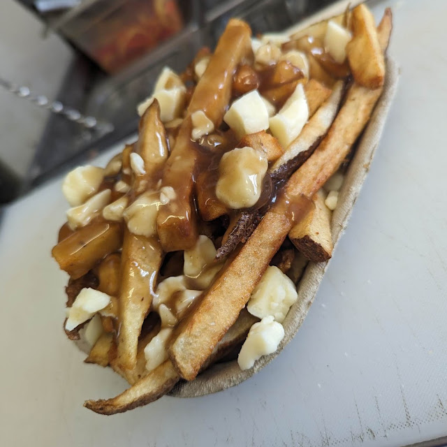 Medium Poutine