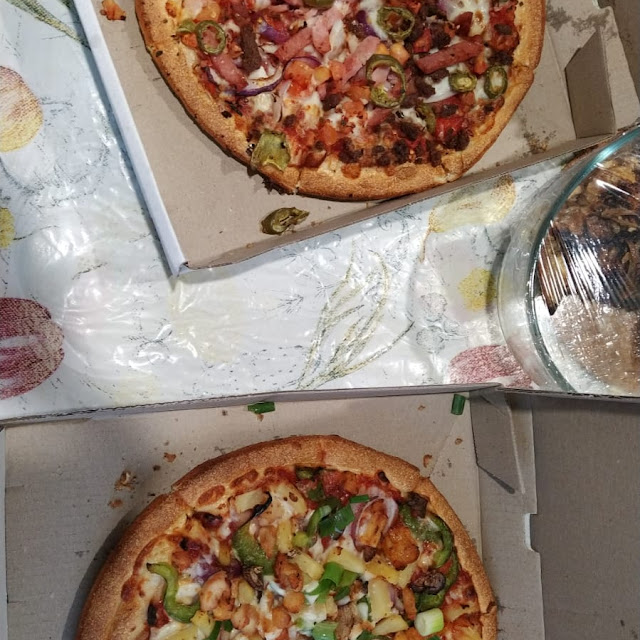 Cheesy Garlic Pizza