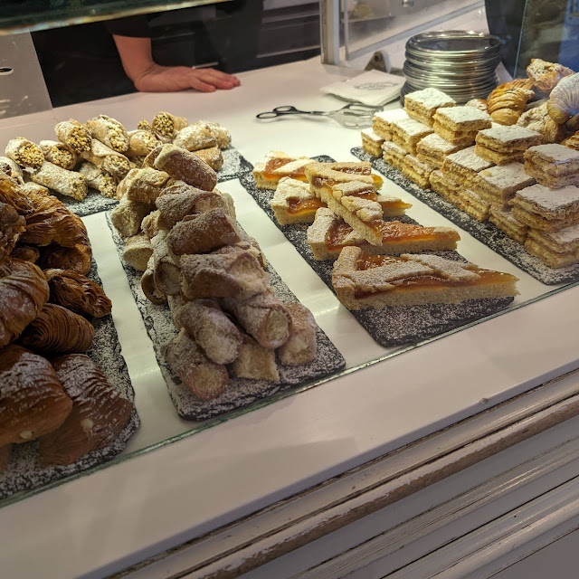 Sfogliatelle E Crostata