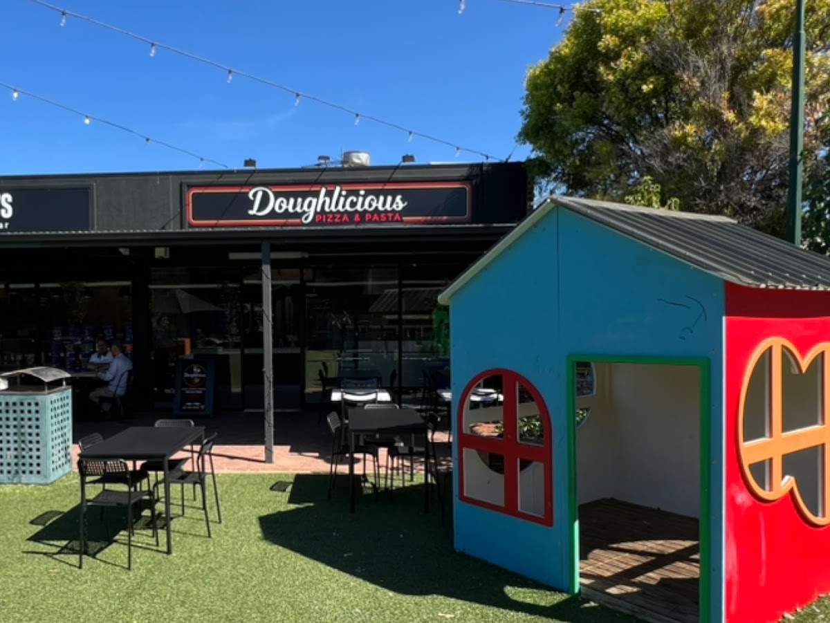 Doughlicious pizza and pasta