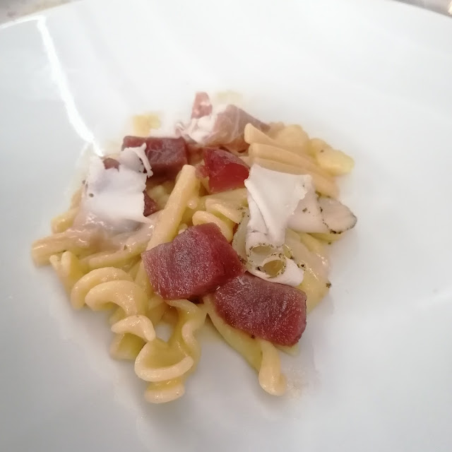 Mezze Maniche Tonno E Lardo