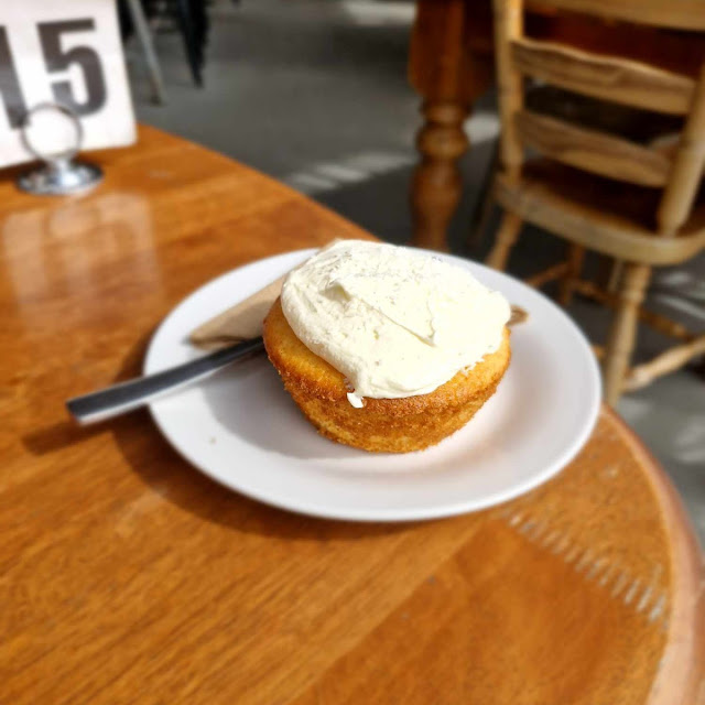 Lemon Cake Slice