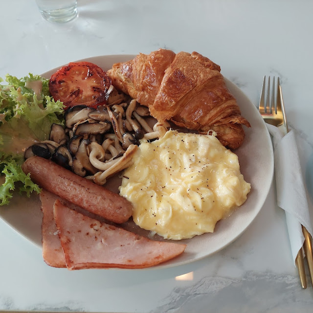 Big Breakfast