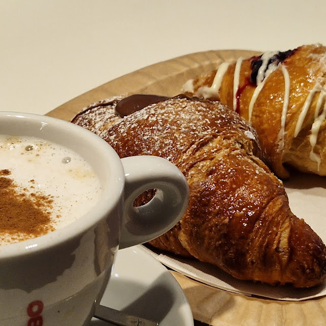 Brioche Con Crema E Pistacchio