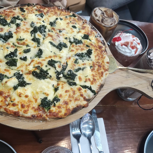 Spinach Pizza