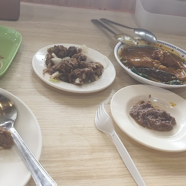 Kare Kare at Dinakdakan