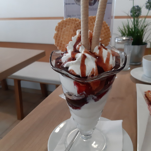 Strawberry Sundae