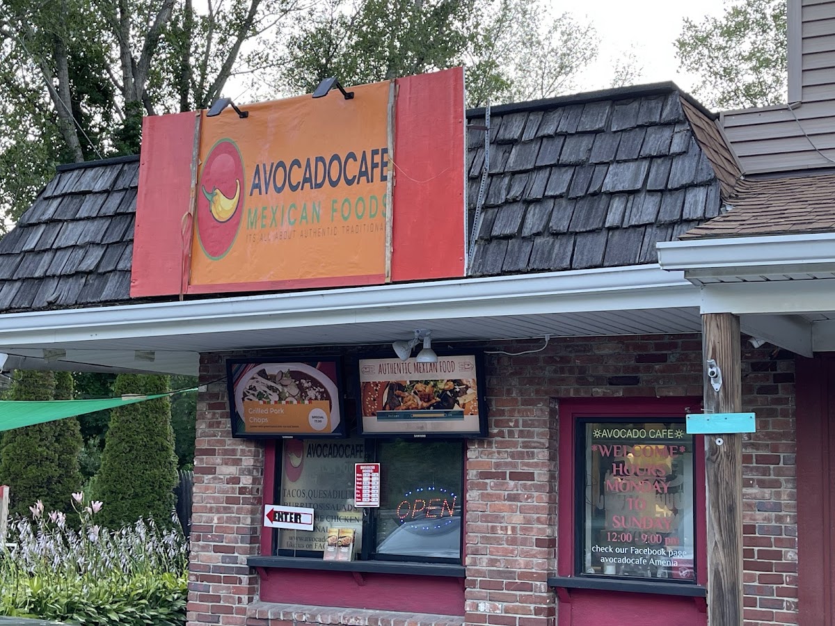 El Avocado Cafe