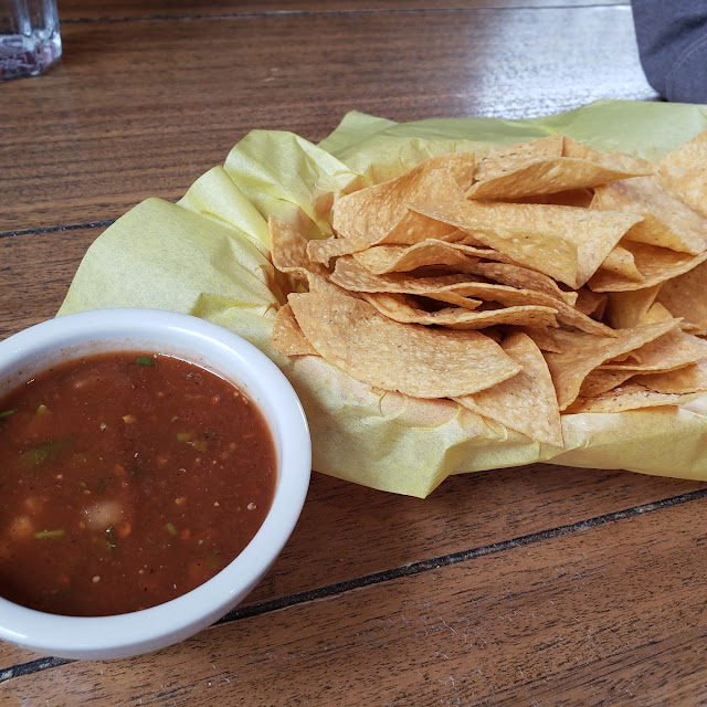 Los Chips Y Salsa