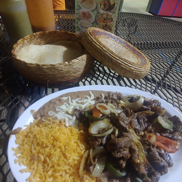Camarones Rancheros Carne Azada