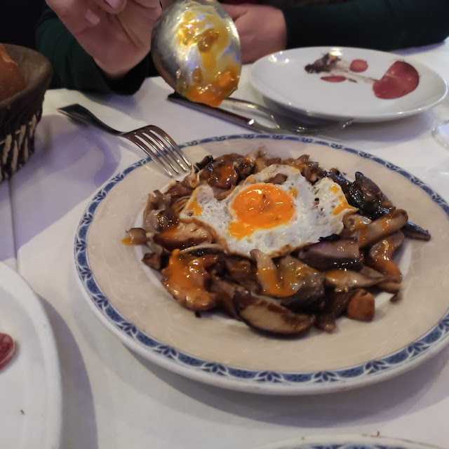 Variado de Setas Con Huevo