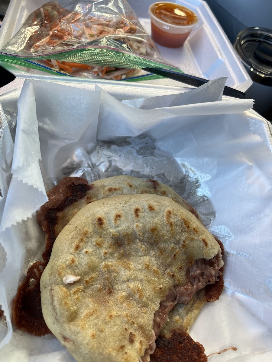 El Jicaro Taqueria Y Pupuseria