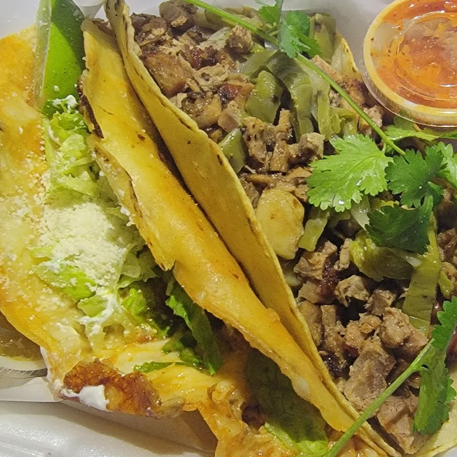 Quesadilla Chicharron & Taco Grande Suadero