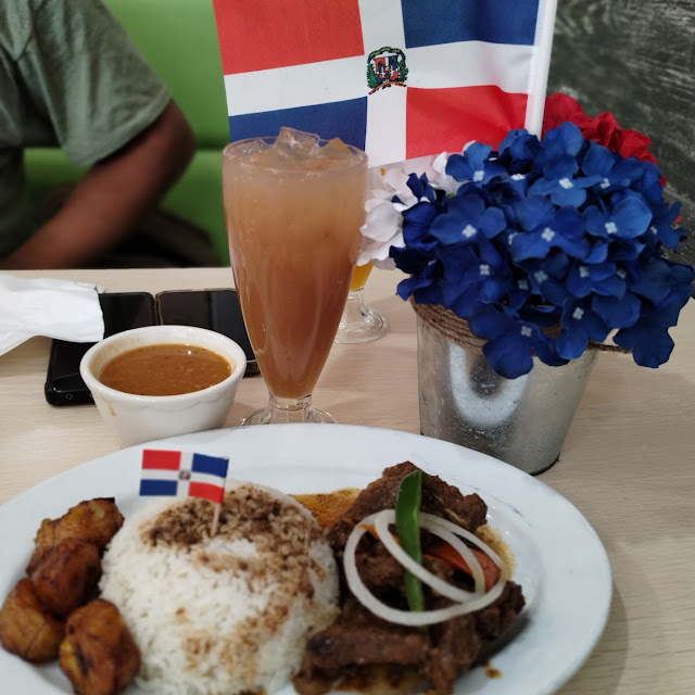 Arroz Blanco Habichuelas Maduros Y Bistec De Res