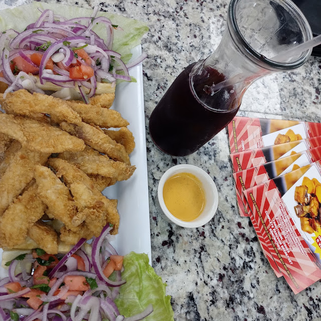 Chicharrón de Pescado Y Chicha Morada