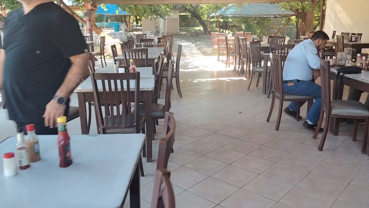 El Pescadito Restaurante Grill & Bar