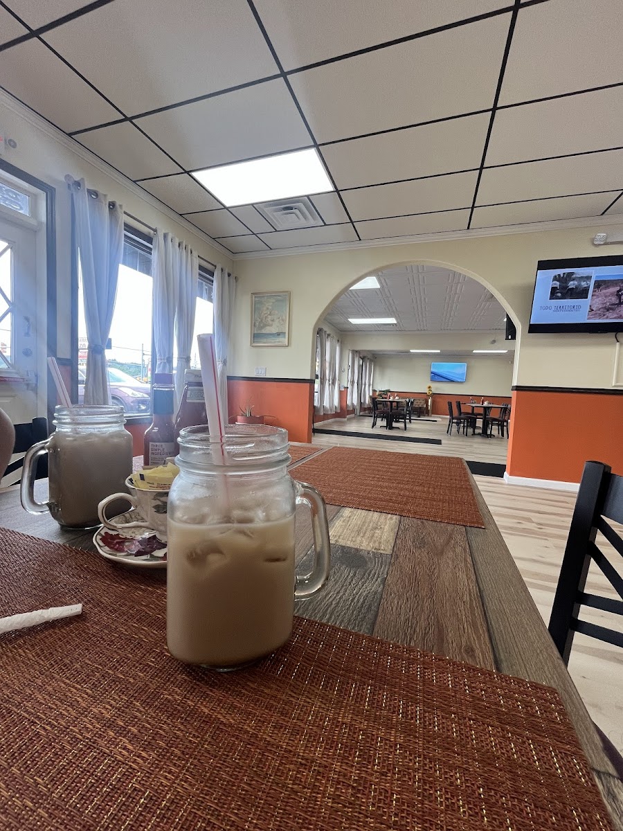 El Salvadoreño Restaurant