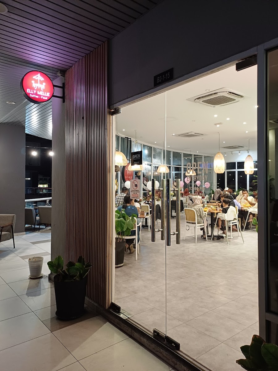 Elly Mellie Cafe