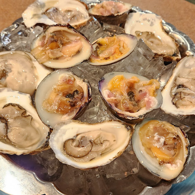 1 2 DZ Clams 1 2 DZ Oysters