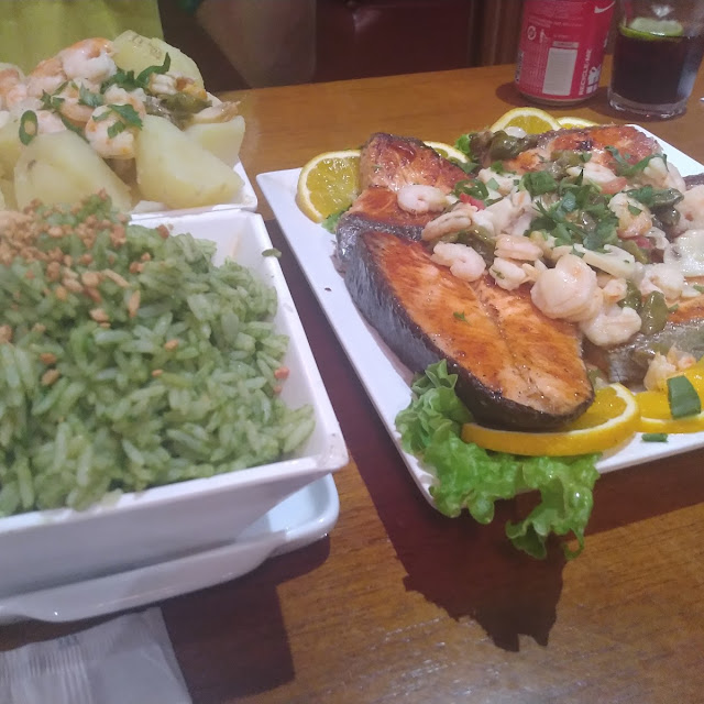 Postas de Salmão Com Alcaparras E Camarões