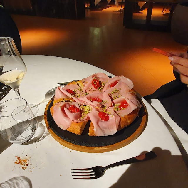Pizza Gourmet Con Mortadella E Pistacchi