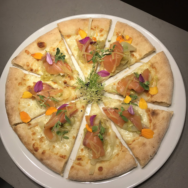 Pizza Gourmet Con Salmone Marinato