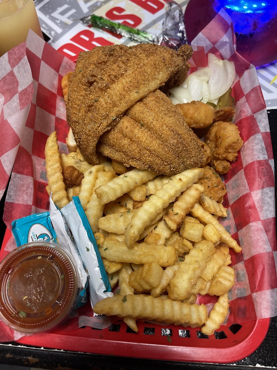 Fanatics Sports Bar and Grill