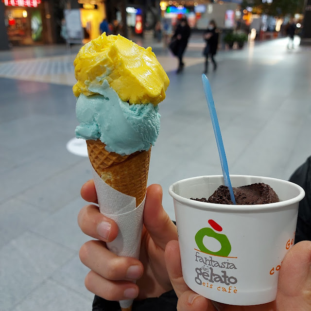 Leckeres Eis Mango Und Azurro