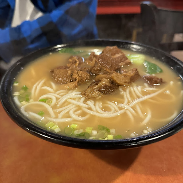 beef sirloin ramen 牛腩山东拉面